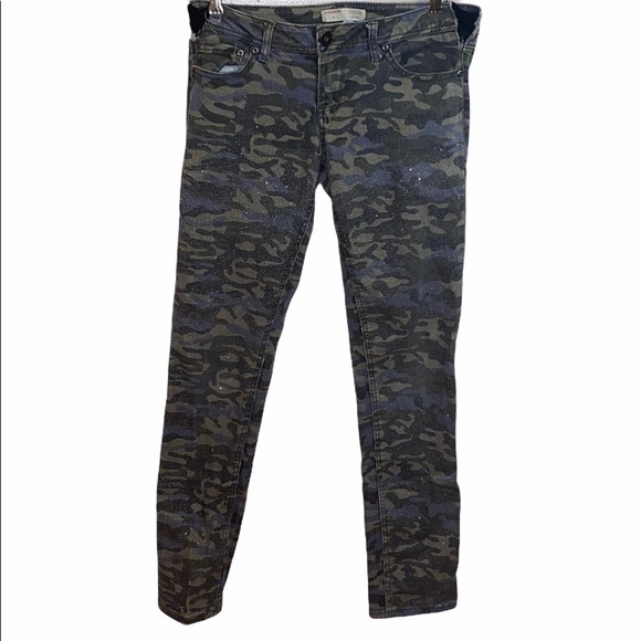 No Boundaries Camouflage Jeans Size 9 Juniors - Picture 1 of 11